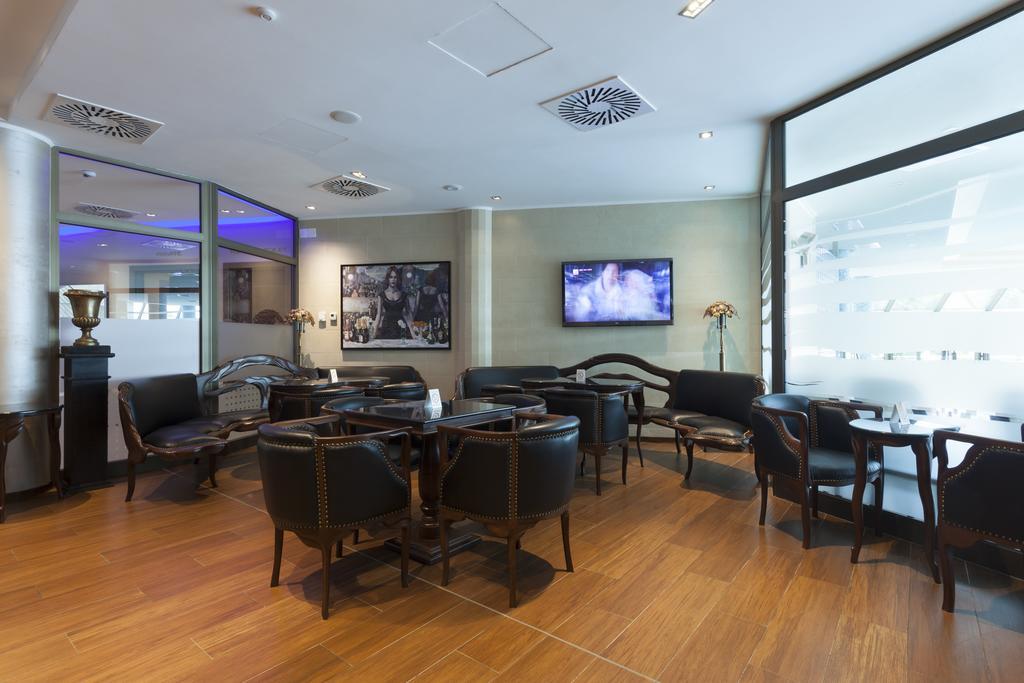 Hotel Premier Aqua - Adults Only Vrdnik Luaran gambar The lounge at the airport