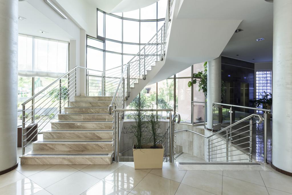 Hotel Premier Aqua - Adults Only Vrdnik Luaran gambar Interior of the university