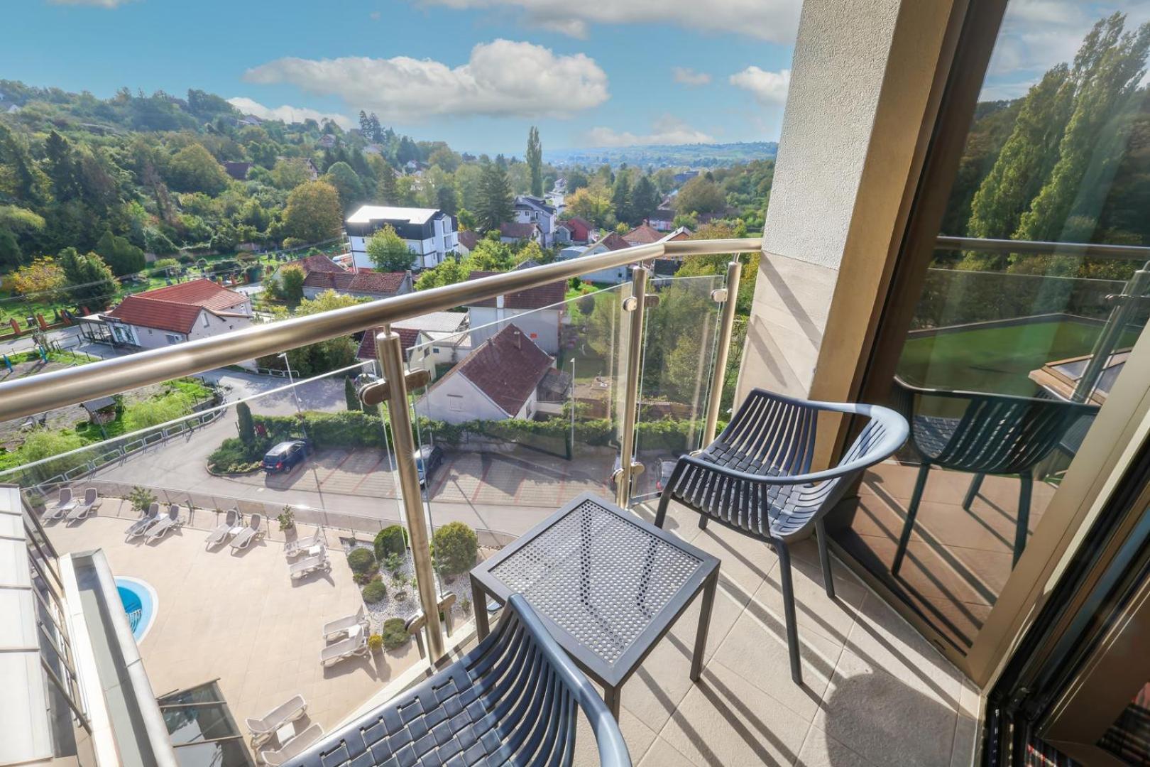 Hotel Premier Aqua - Adults Only Vrdnik Luaran gambar A balcony