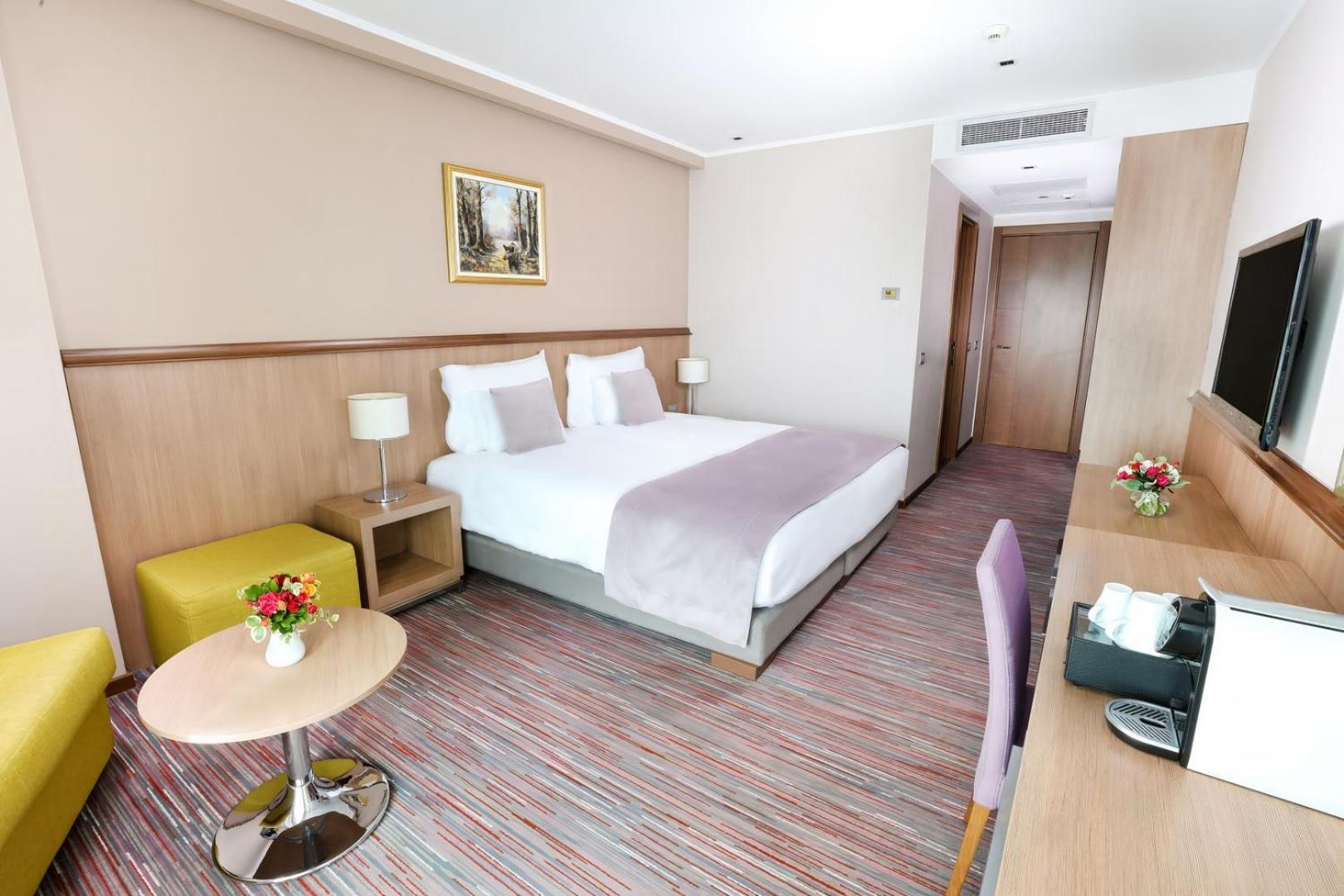 Hotel Premier Aqua - Adults Only Vrdnik Luaran gambar A room at the hotel
