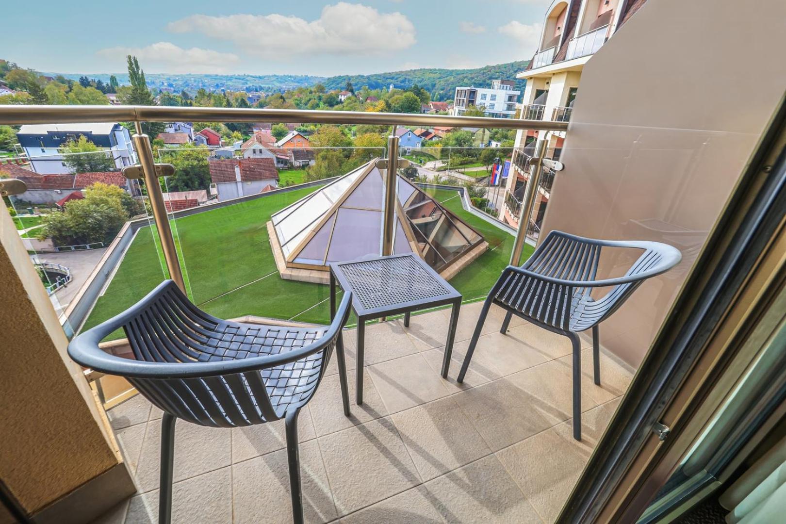 Hotel Premier Aqua - Adults Only Vrdnik Luaran gambar A balcony
