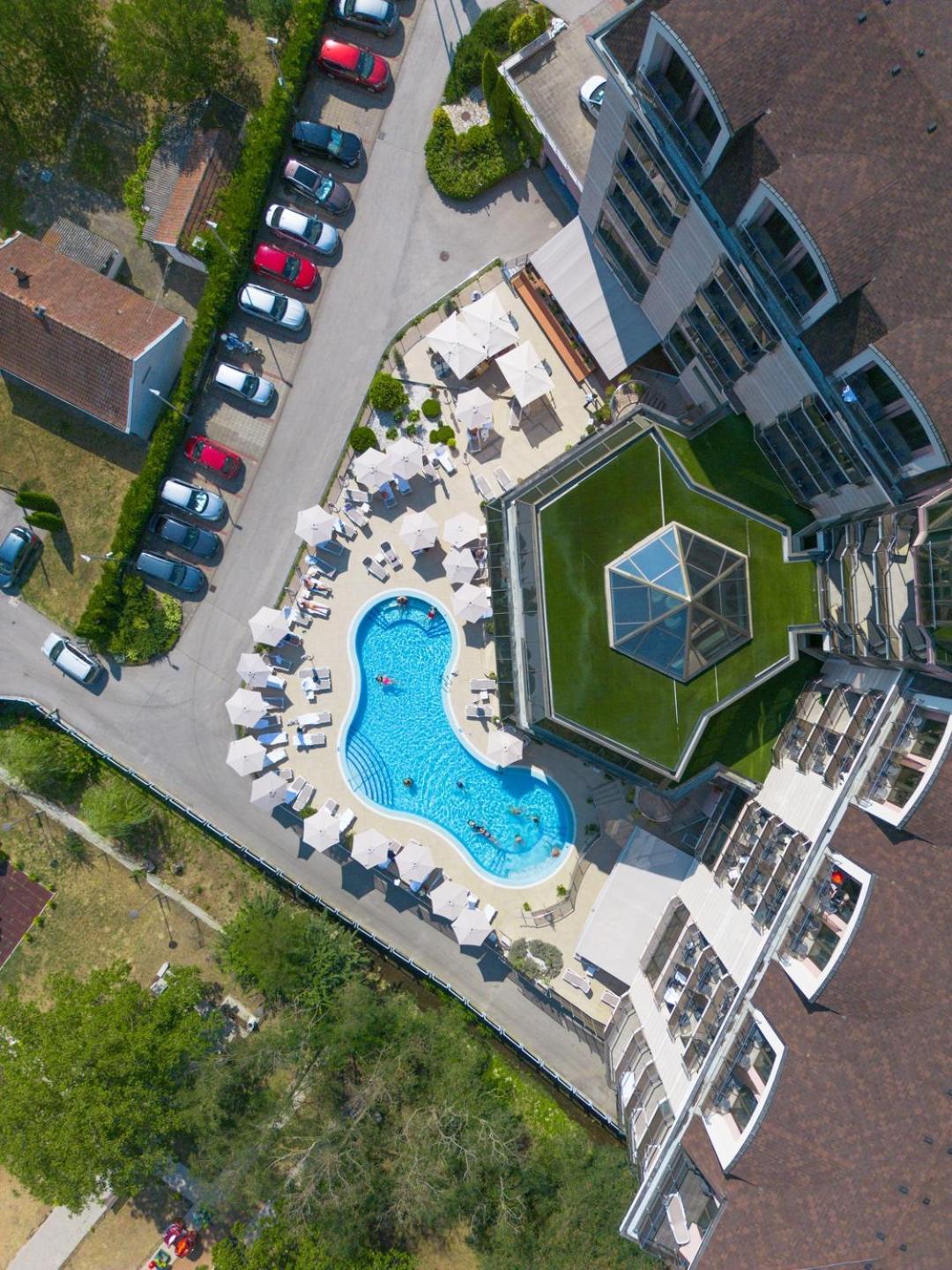 Hotel Premier Aqua - Adults Only Vrdnik Luaran gambar Aerial view of the hotel