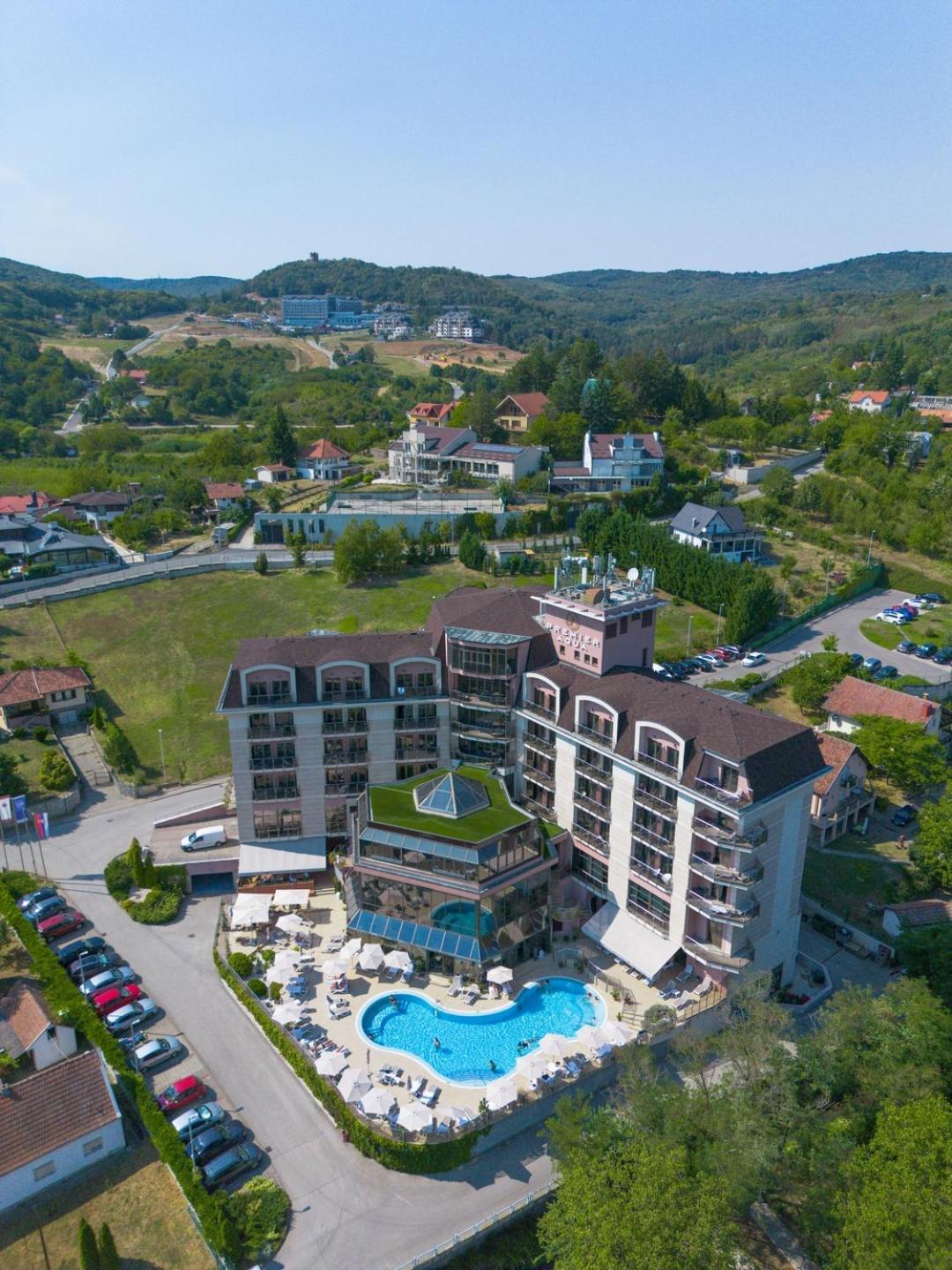 Hotel Premier Aqua - Adults Only Vrdnik Luaran gambar Aerial view of the hotel