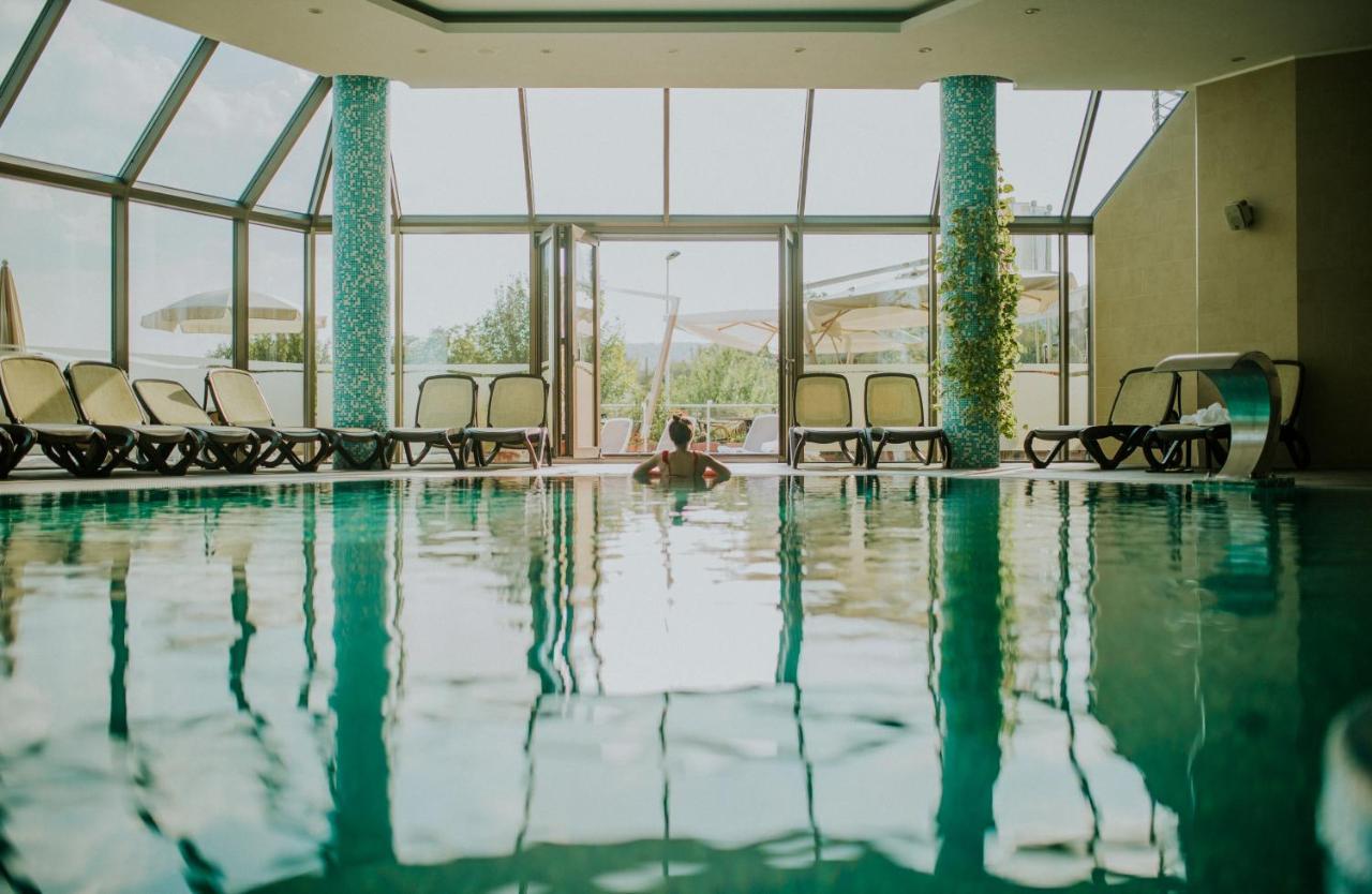 Hotel Premier Aqua - Adults Only Vrdnik Luaran gambar The swimming pool at the hotel